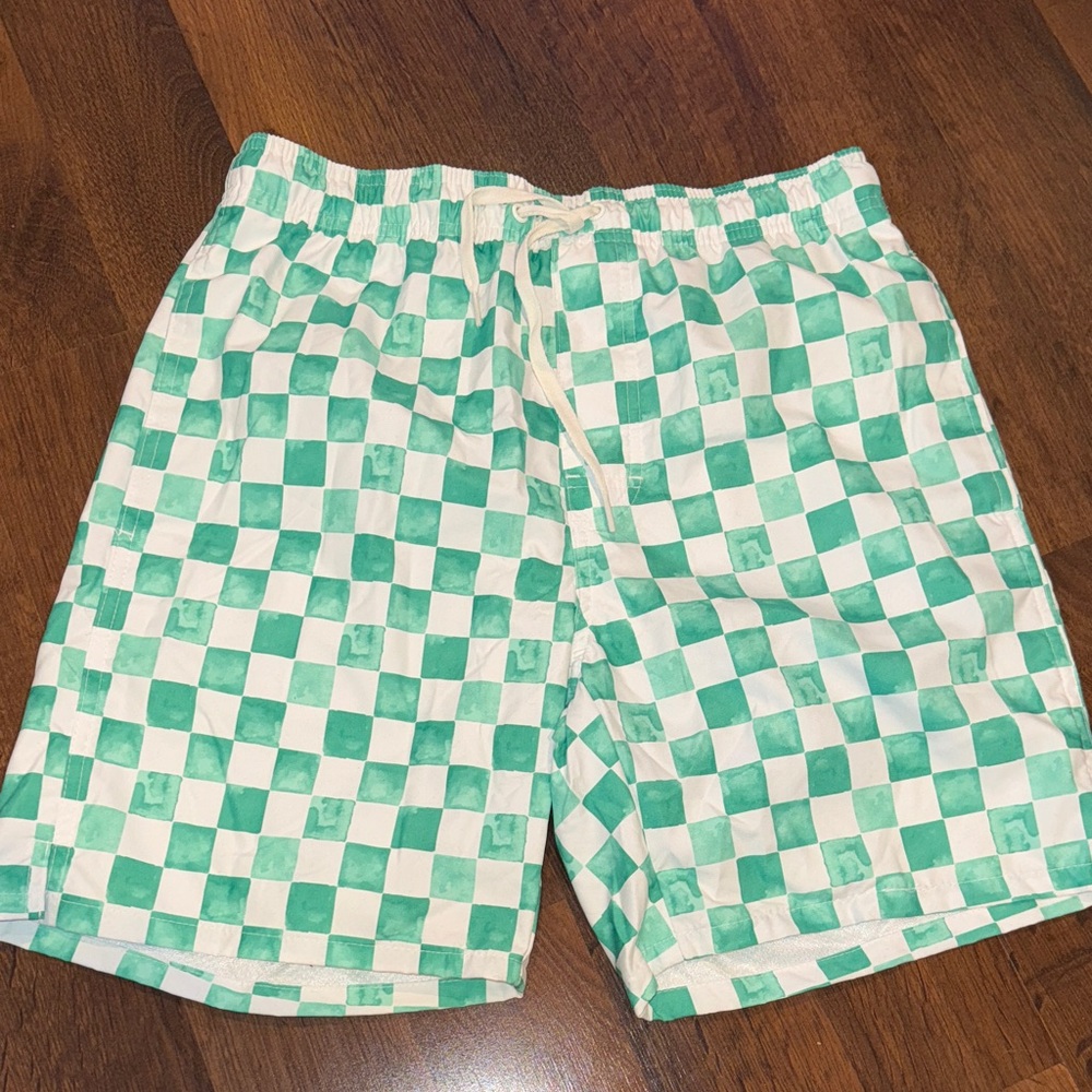 NWOT Old Navy Green Checkered Men's Swim Shorte (size small)